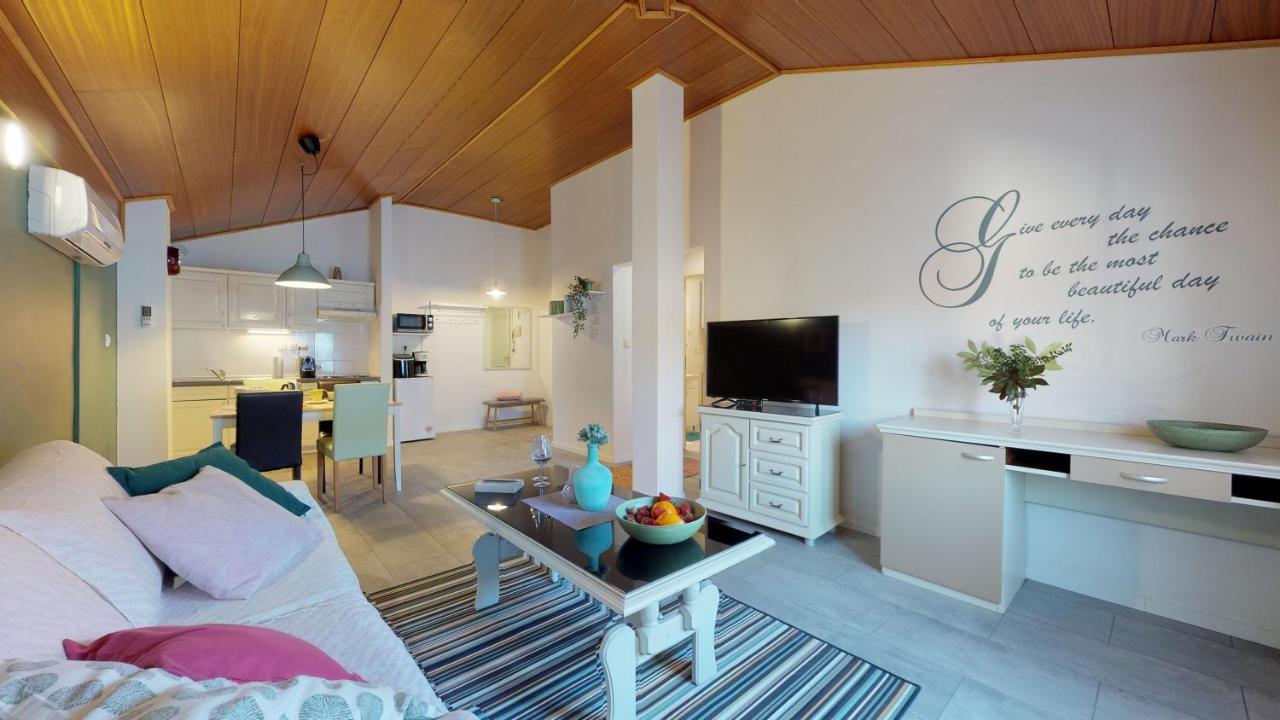 Novigrad Istria Lara Deluxe Superior 5 Star Apartment, Your Piece Of Heaven By The Sea & Park מראה חיצוני תמונה